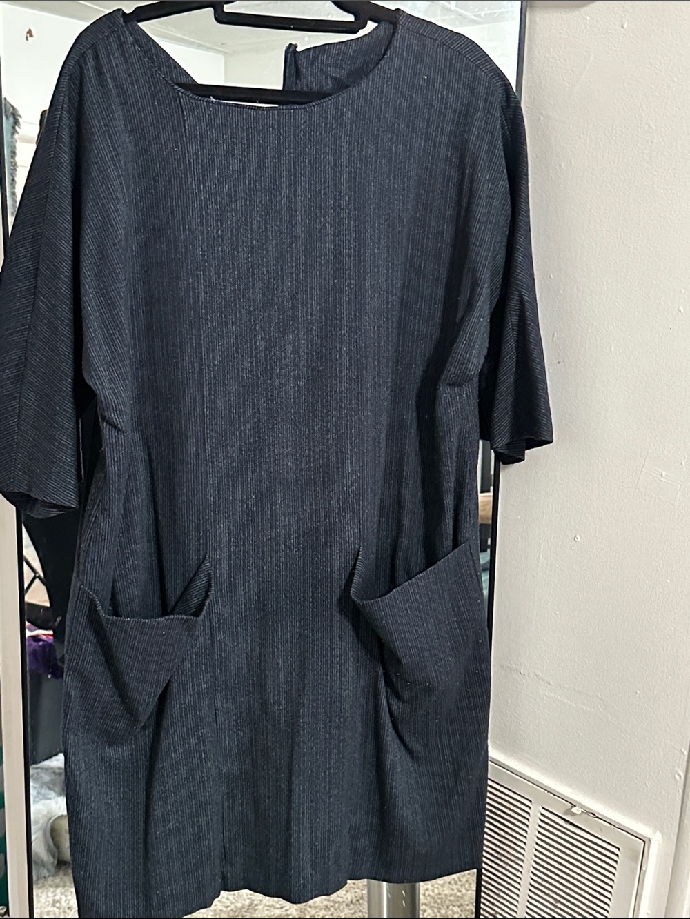 Black Textured Short Sleeve Tunic Dress with Pockets